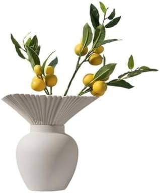 Moderne, mattweiße Keramikvase für stilvolle Trockenblumenarrangements.